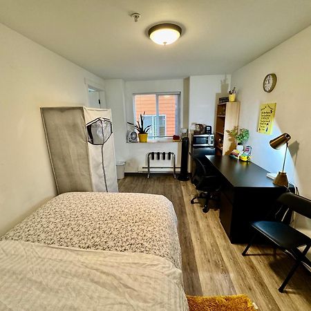 Micro Studio Apartment 10 Minutes Walk To University Of Washington Сиатъл Екстериор снимка
