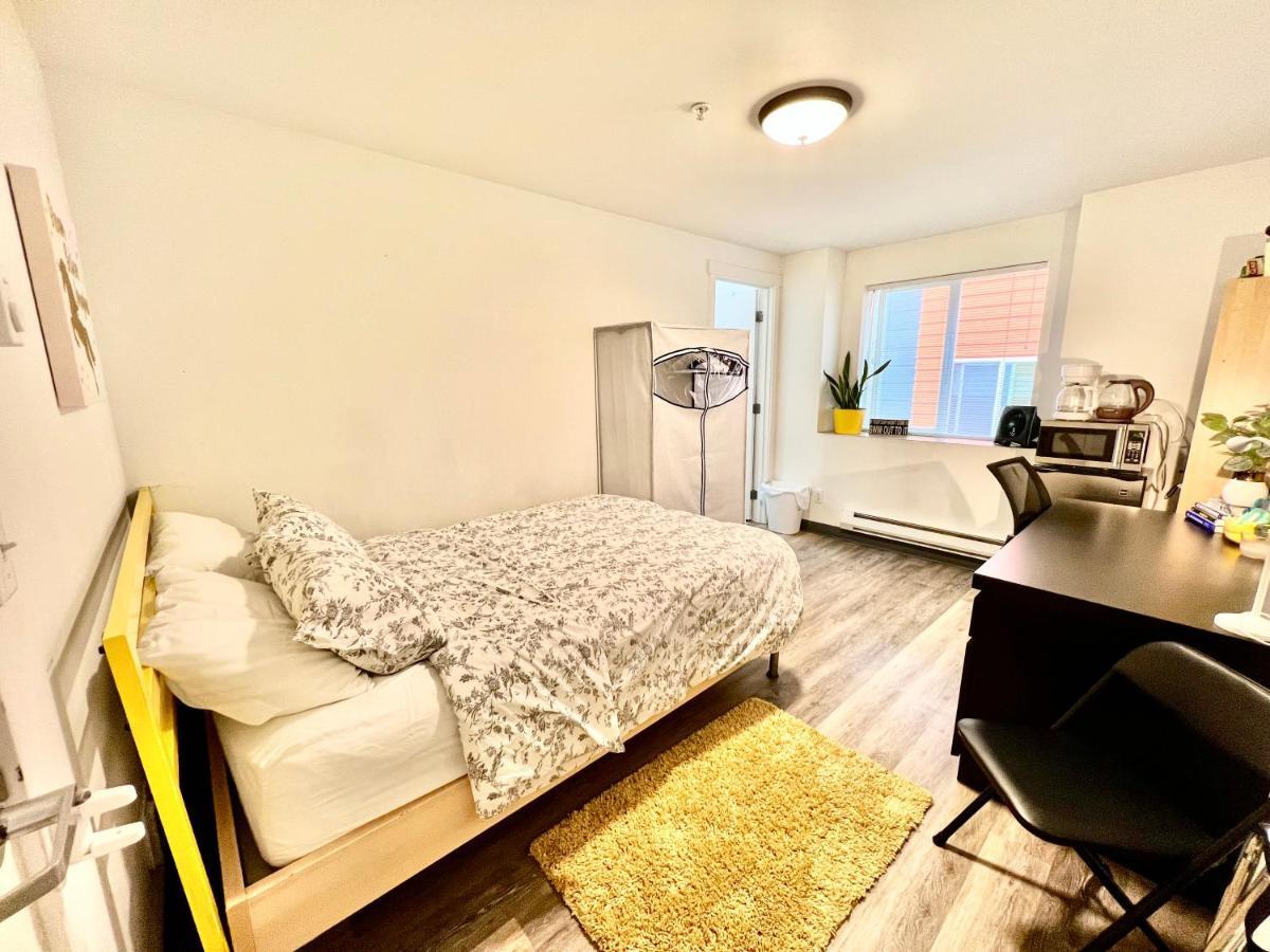 Micro Studio Apartment 10 Minutes Walk To University Of Washington Сиатъл Екстериор снимка