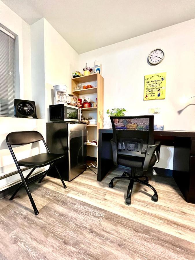 Micro Studio Apartment 10 Minutes Walk To University Of Washington Сиатъл Екстериор снимка