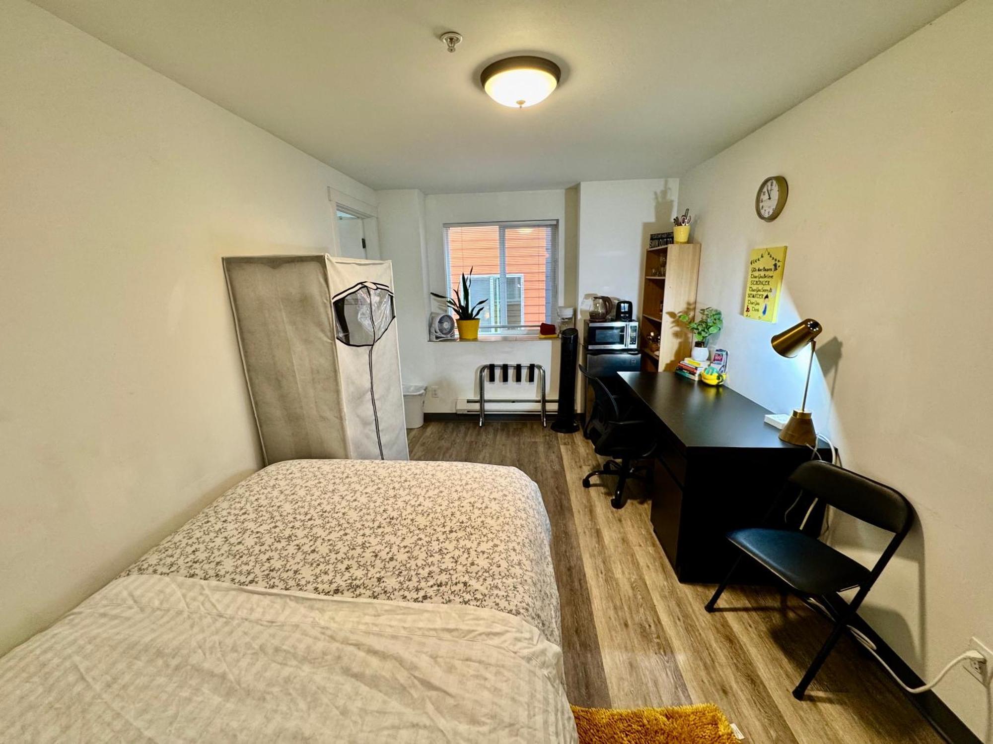 Micro Studio Apartment 10 Minutes Walk To University Of Washington Сиатъл Екстериор снимка